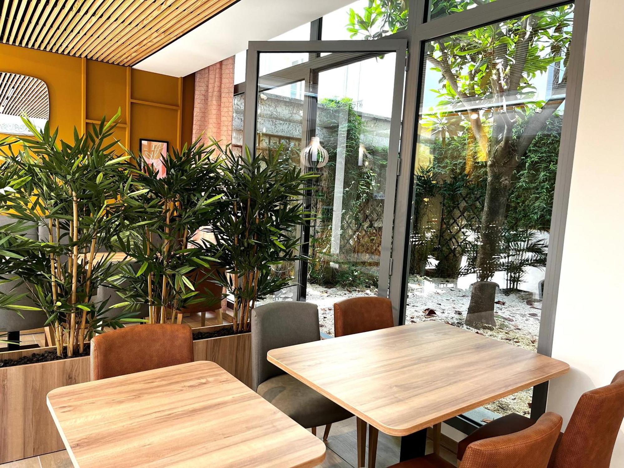 Hotellerie L'Enclos Rey Париж Екстериор снимка